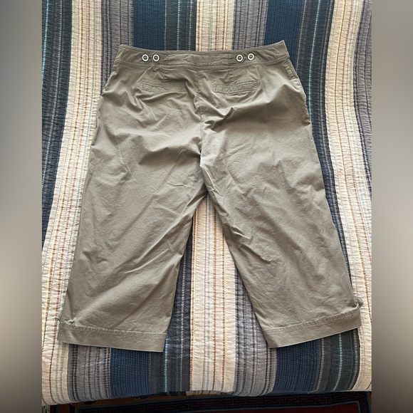 Laura Plus Cotton capris, tan, size 16, button-tab hem detail - Picture 2 of 2